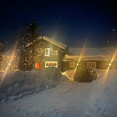 Stor Velutstyrt Laftehytte Med Usjenert Uteplass, Flott Utsikt Og Jacuzzi 度假居 *