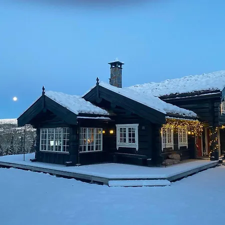 Stor Velutstyrt Laftehytte Med Usjenert Uteplass, Flott Utsikt Og Jacuzzi *