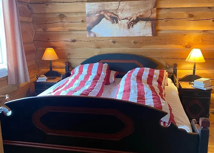 Stor Velutstyrt Laftehytte Med Usjenert Uteplass, Flott Utsikt Og Jacuzzi